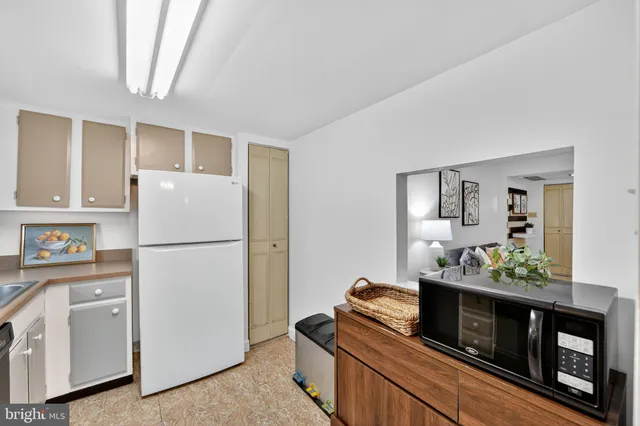 $250,000 | 363 Old Forge Crossing, Unit 363, Devon, PA 19333