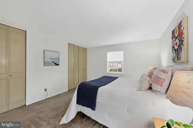 $250,000 | 363 Old Forge Crossing, Unit 363, Devon, PA 19333