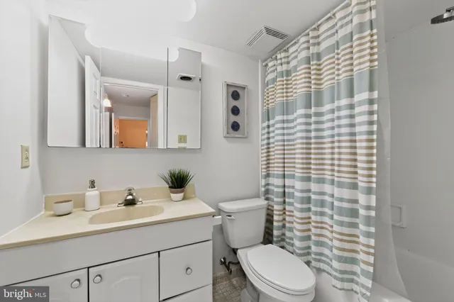 $250,000 | 363 Old Forge Crossing, Unit 363, Devon, PA 19333