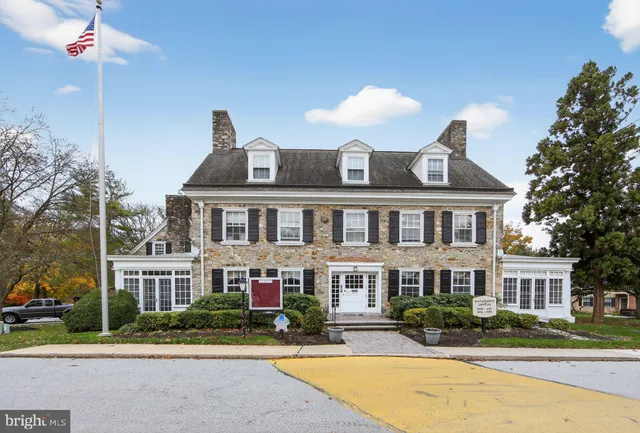 $250,000 | 363 Old Forge Crossing, Unit 363, Devon, PA 19333