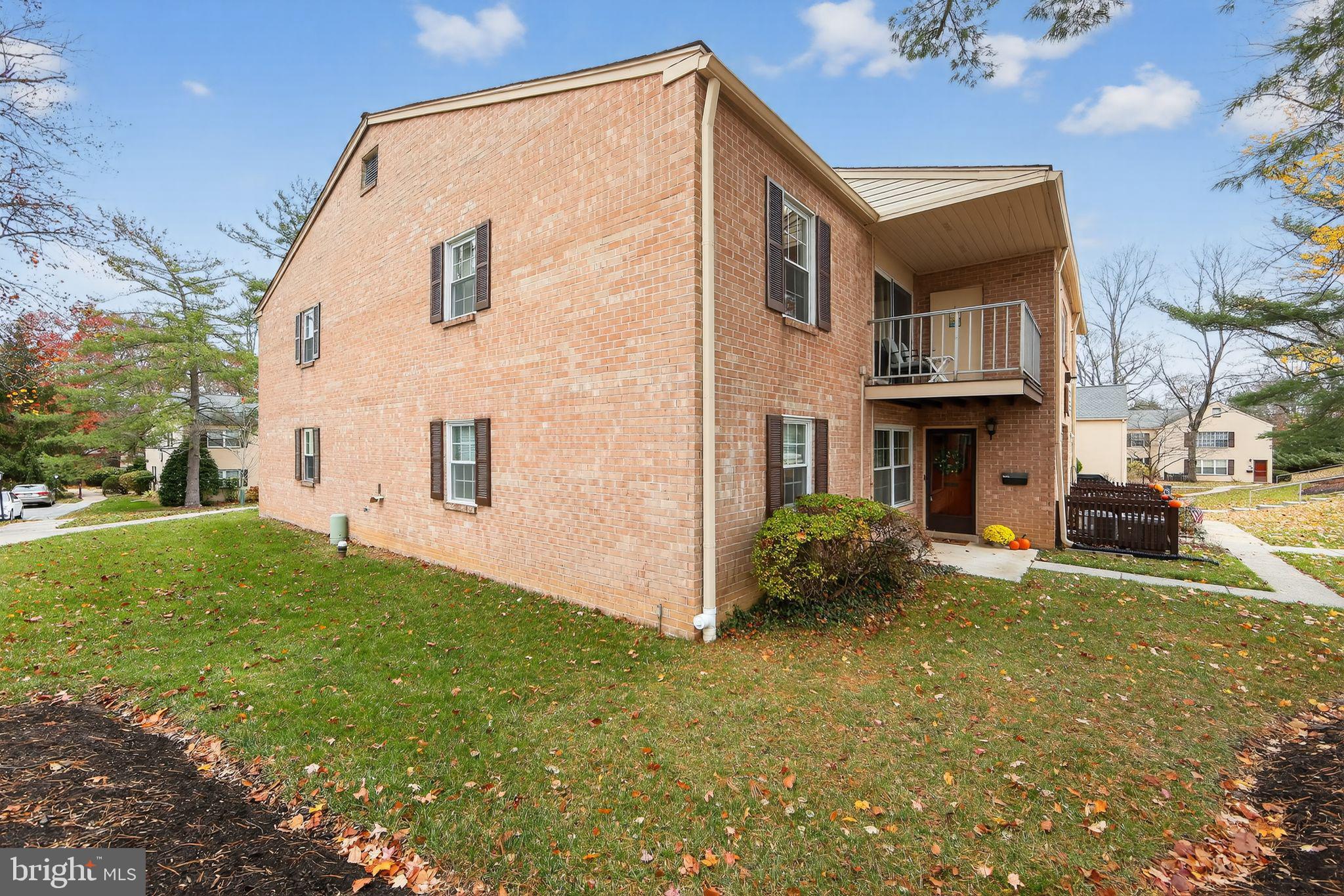 363 Old Forge Crossing, Unit 363 Devon, PA 19333 - Photo 3 of 32 Convenient ground level unit on the end