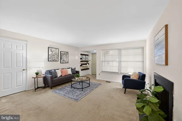 $250,000 | 363 Old Forge Crossing, Unit 363, Devon, PA 19333