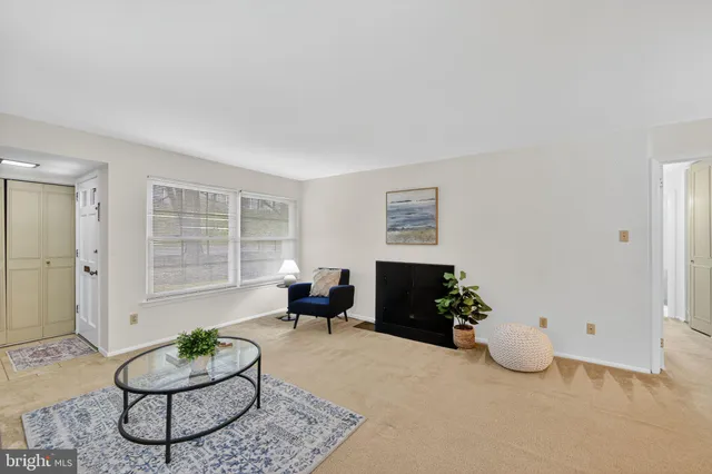 $250,000 | 363 Old Forge Crossing, Unit 363, Devon, PA 19333