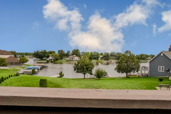 $374,900 | 5065 Spinnaker Lane, Unit E, Crown Point, IN 46307