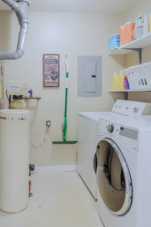 $374,900 | 5065 Spinnaker Lane, Unit E, Crown Point, IN 46307