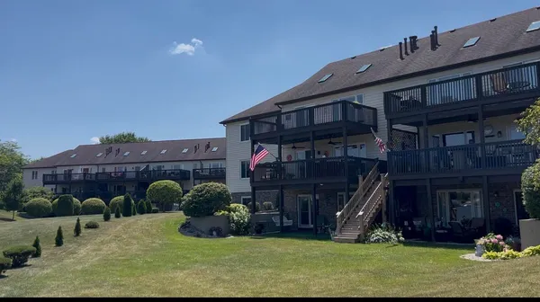 $374,900 | 5065 Spinnaker Lane, Unit E, Crown Point, IN 46307