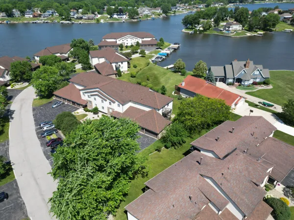 $374,900 | 5065 Spinnaker Lane, Unit E, Crown Point, IN 46307