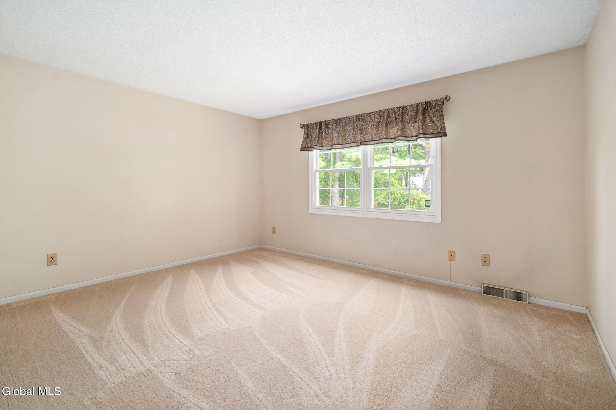 9 Ridgefield Drive Guilderland, NY 12186 - Photo 42 of 66 42-9RidgefieldDr_37