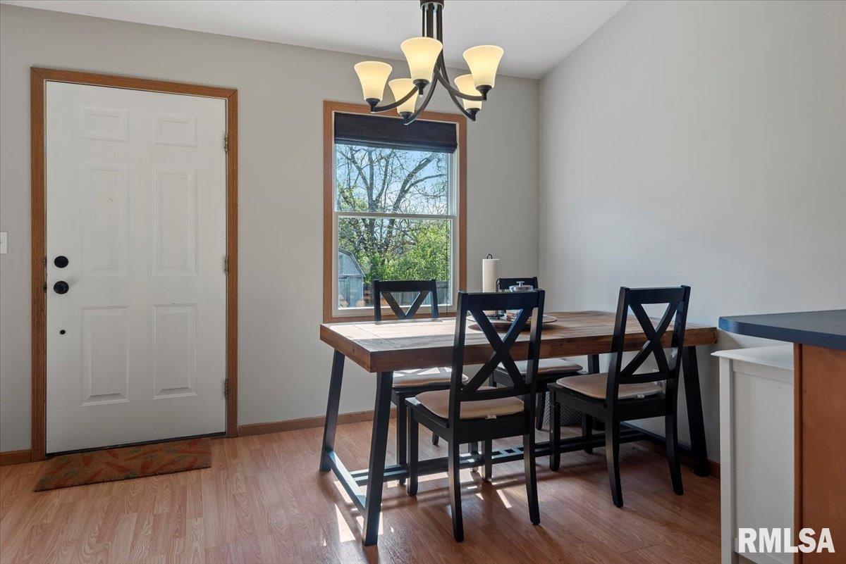 504 Bitterroot Drive Athens, IL 62613 - Photo 10 of 33 Gallery Image 10