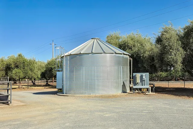a view of a house with a outdoor space