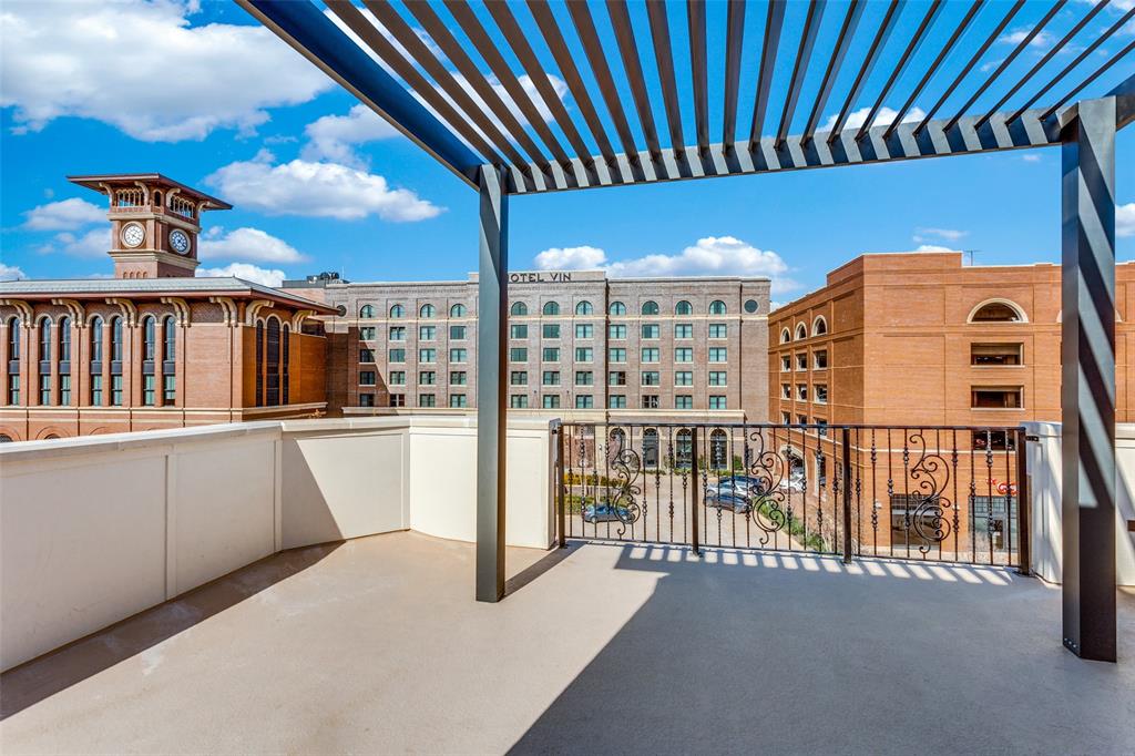 250 East Dallas Road, Unit 114 Grapevine, TX 76051 - Photo 25 of 32 Rooftop patio