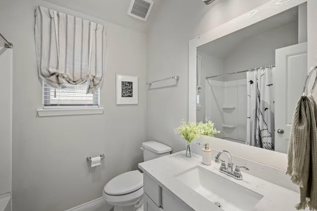 $385,000 | 248 Trapper Creek Drive, Conroe, TX 77304