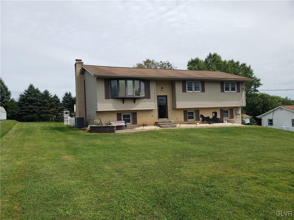 386 Long Lane Road Walnutport, PA 18088 - Photo 4 of 38 Gallery Image 4