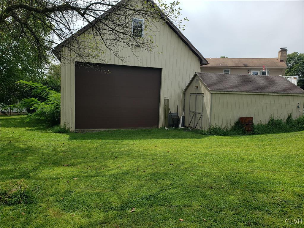 386 Long Lane Road Walnutport, PA 18088 - Photo 8 of 38 Gallery Image 8