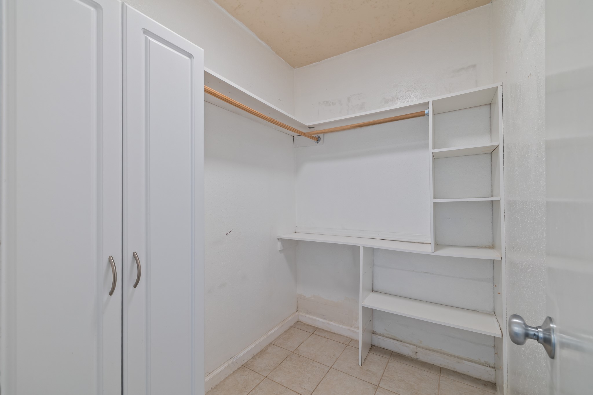 403 Buoy Road Houston, TX 77598 - Photo 14 of 22 Master Walk-in Closet