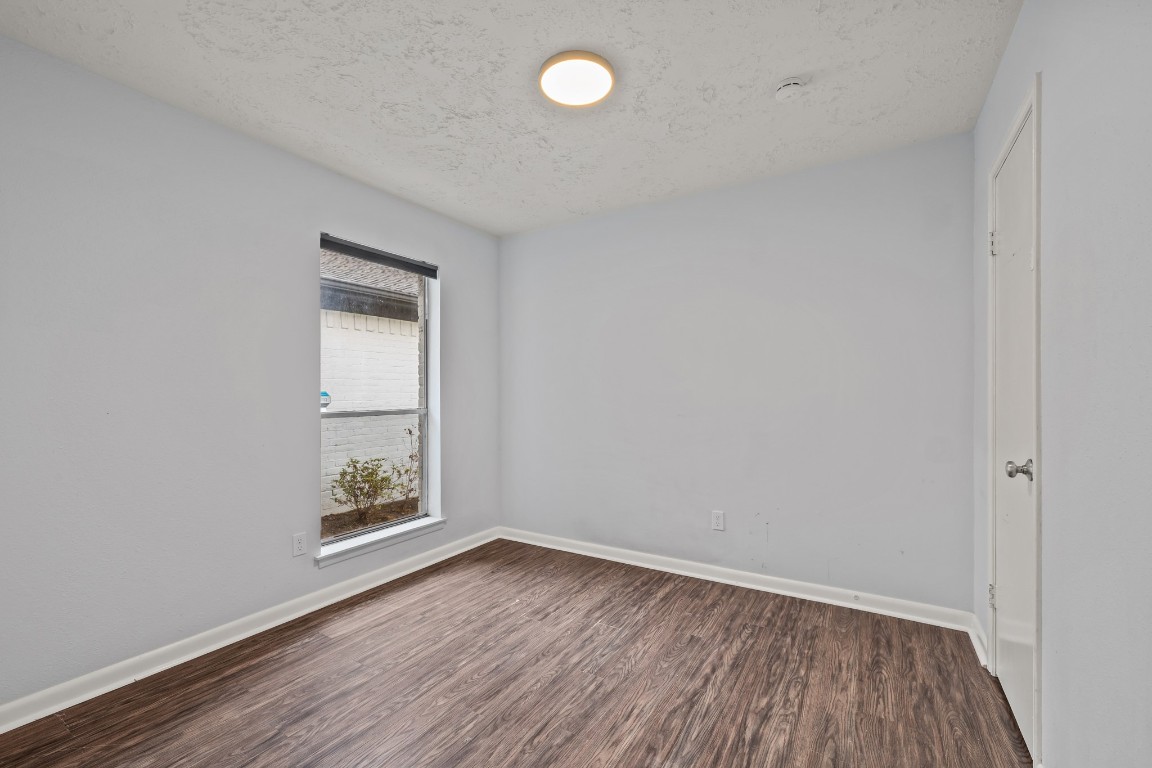 403 Buoy Road Houston, TX 77598 - Photo 15 of 22 2nd Bedroom