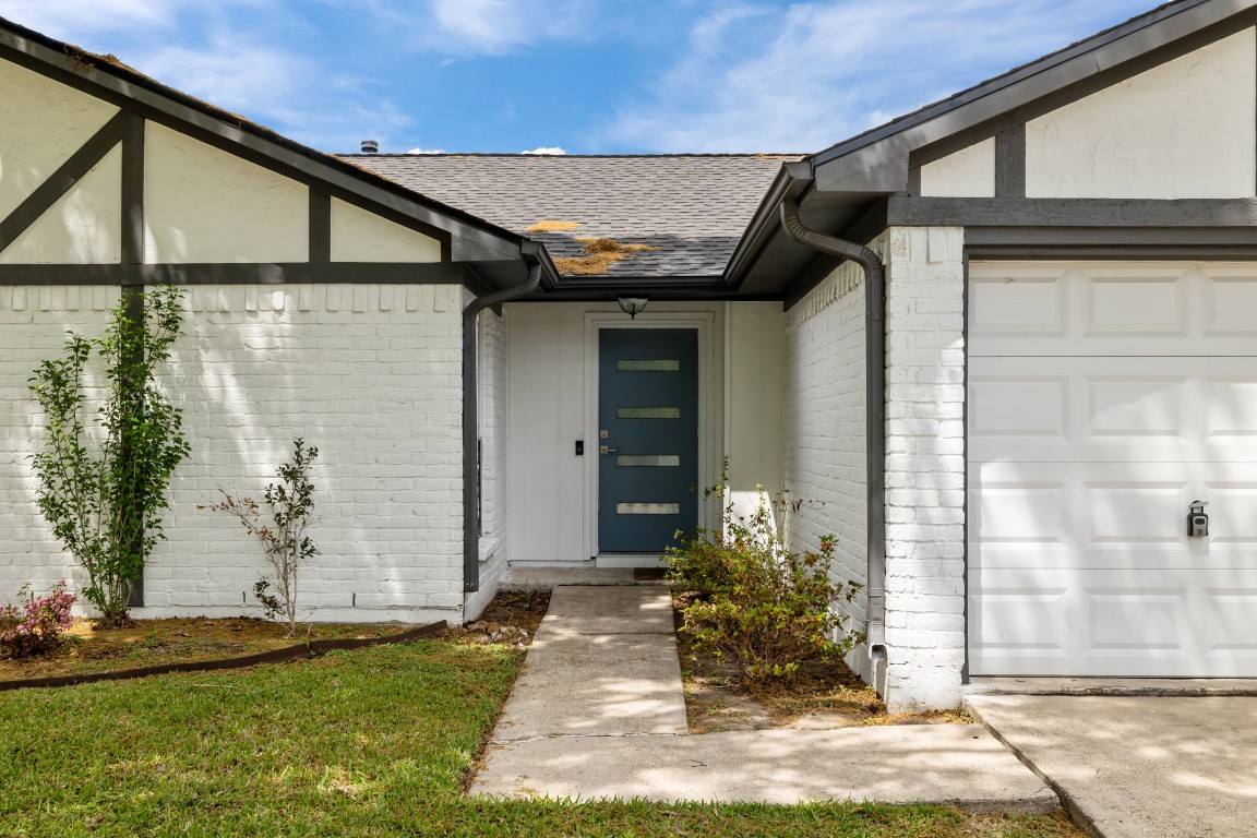 403 Buoy Road Houston, TX 77598 - Photo 2 of 22