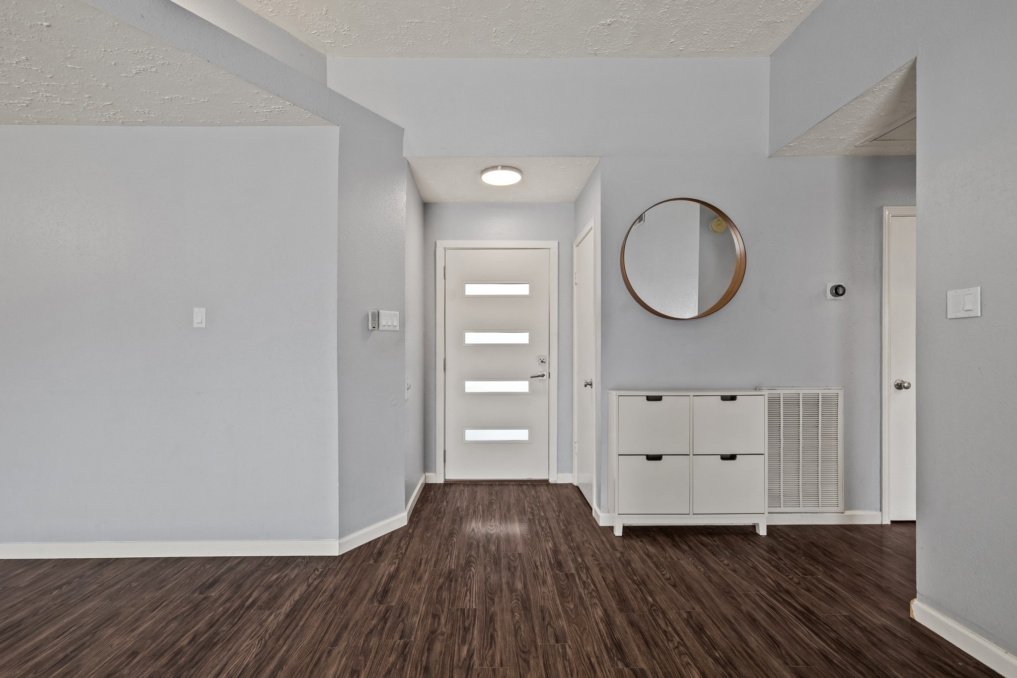 403 Buoy Road Houston, TX 77598 - Photo 3 of 22 Front Entryway moving into the Living Space