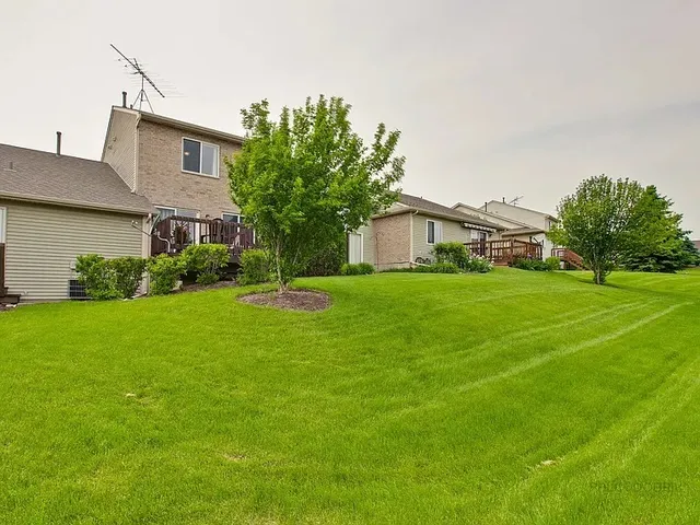 $255,000 | 1716 Pine Street, McHenry, IL 60051