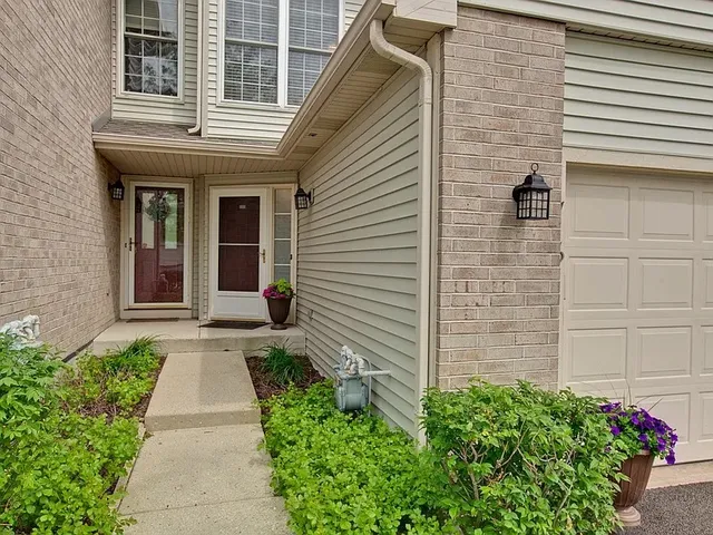 $255,000 | 1716 Pine Street, McHenry, IL 60051