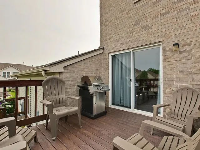 $255,000 | 1716 Pine Street, McHenry, IL 60051