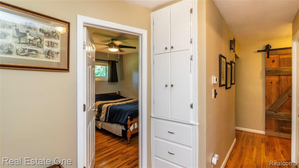 28536 Quail Hollow Road Farmington Hills, MI 48331 - Photo 24 of 48
