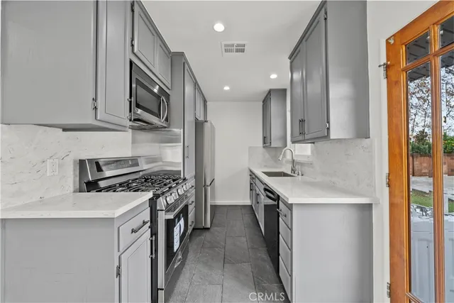 $750,000 | 23065 16th Street, Newhall, CA 91321