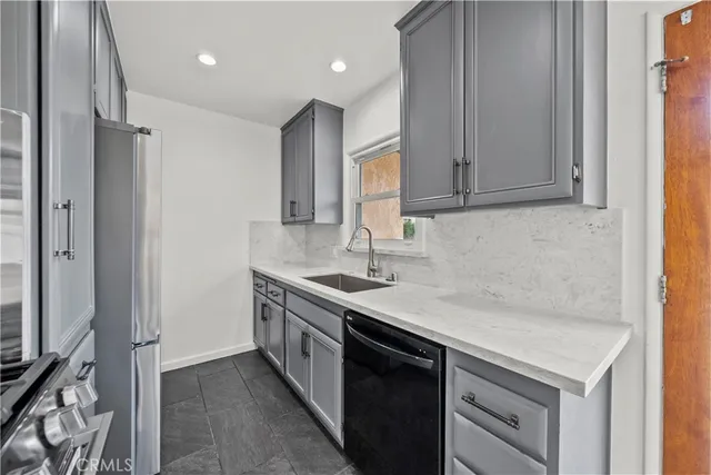 $750,000 | 23065 16th Street, Newhall, CA 91321