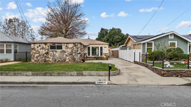 $750,000 | 23065 16th Street, Newhall, CA 91321