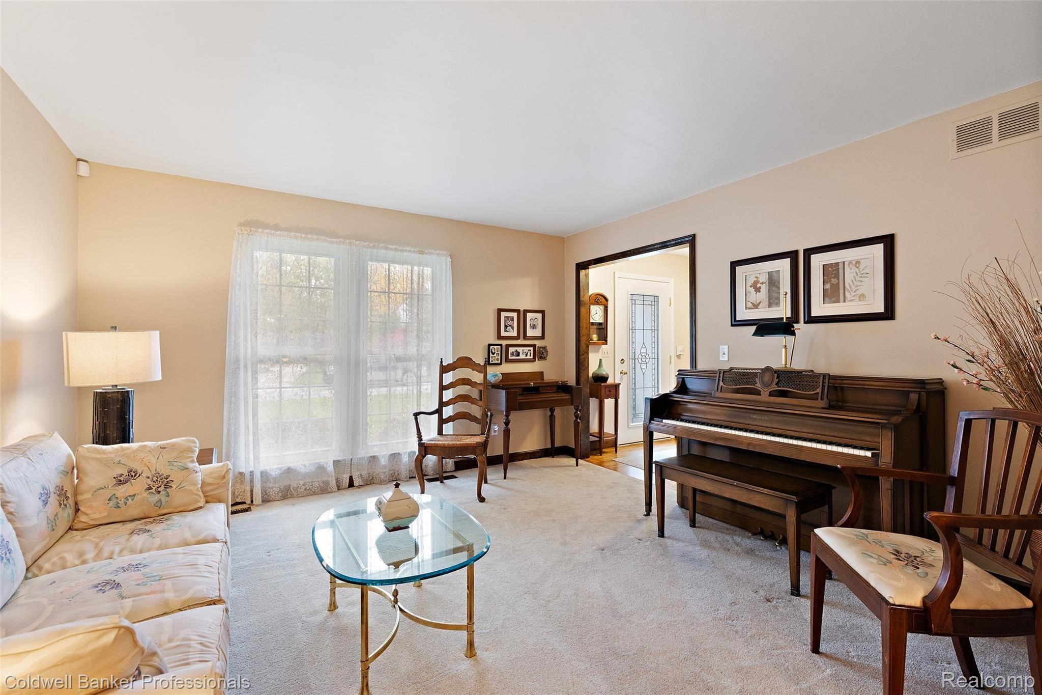 1288 Barneswood Lane Rochester, MI 48306 - Photo 16 of 49 1288 Barneswood Ln-16.jpg