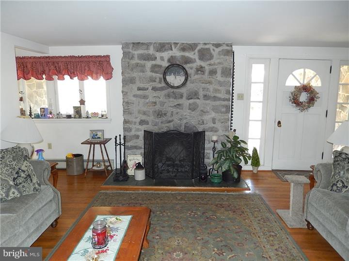 1193 Temple Road Pottstown, PA 19465 - Photo 4 of 19