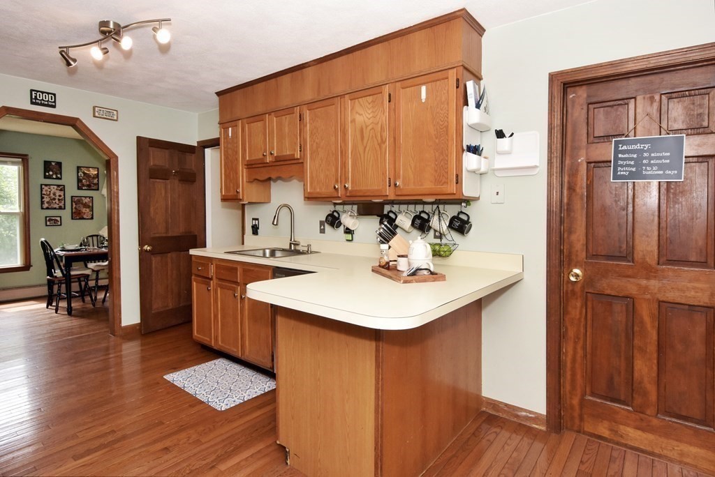 6 Sinclair Street Billerica, MA 01821 - Photo 6 of 38 Gallery Image 6
