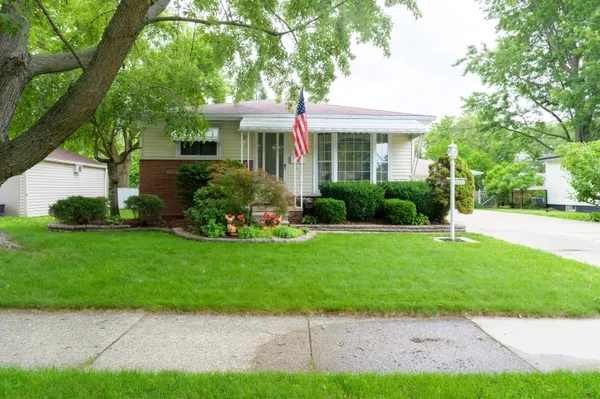 $179,000 | 26352 Osmun Street, Madison Heights, MI 48071