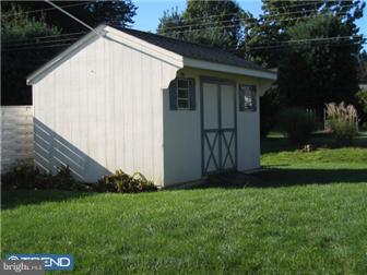 440 Lawrence Road Huntingdon Valley, PA 19006 - Photo 3 of 12 Exterior Side