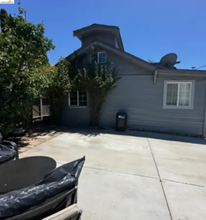 $2,300 | 3742 McClelland Street, Oakland, CA 94619