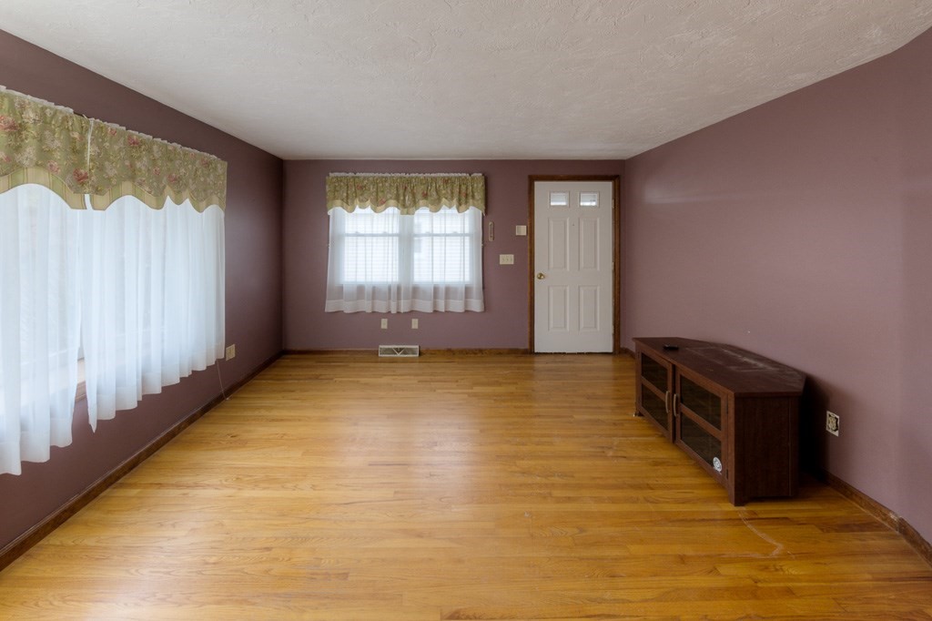 50 Dillon Street Worcester, MA 01604 - Photo 9 of 42 Gallery Image 9