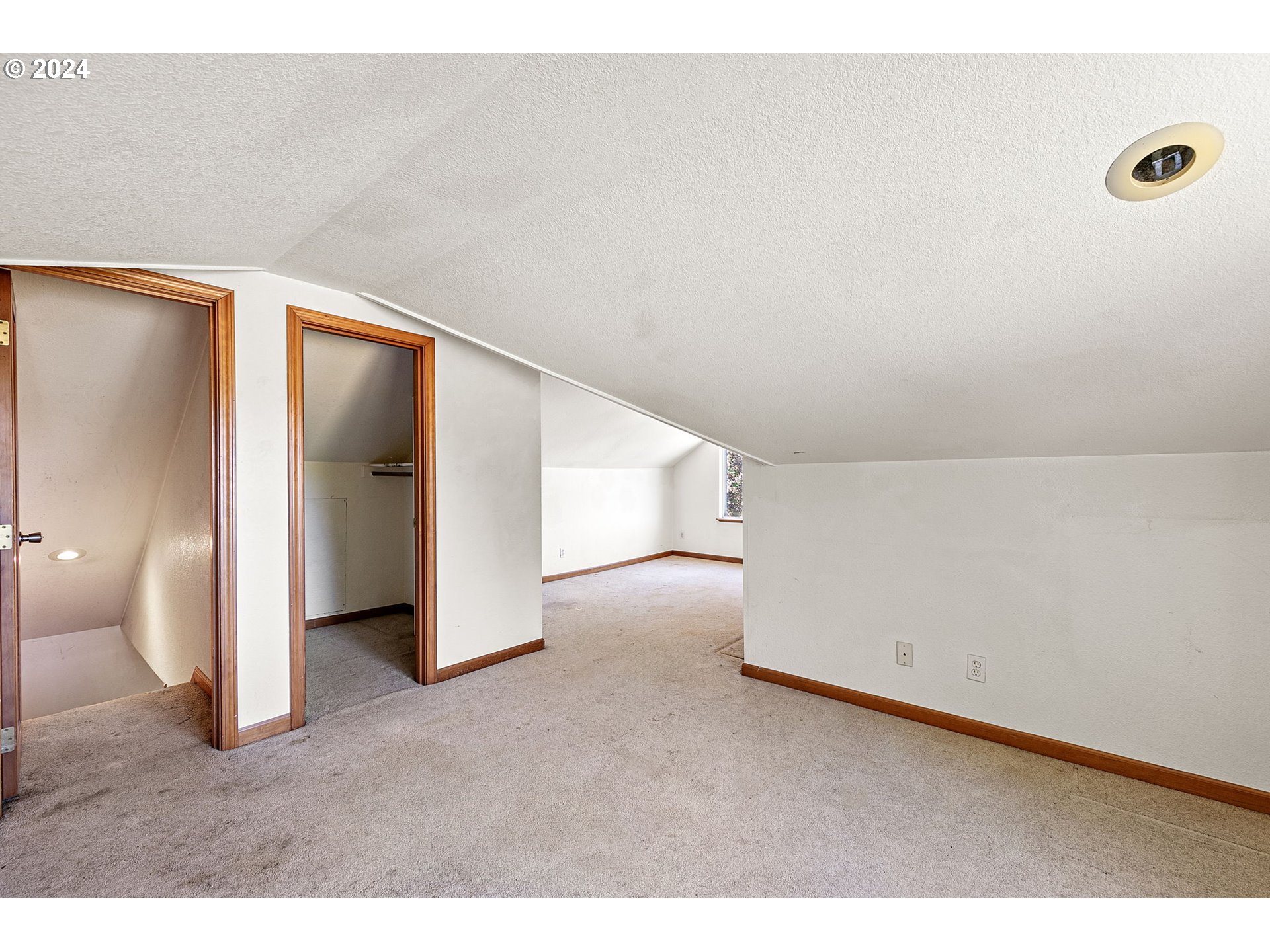 6551 Elkhead Road Yoncalla, OR 97499 - Photo 21 of 39 a view of an empty room