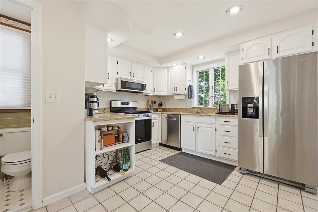 9 Commonwealth Avenue Dedham, MA 02026 - Photo 12 of 37
