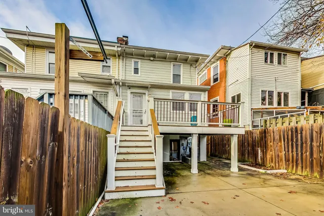 a house view with a outdoor space