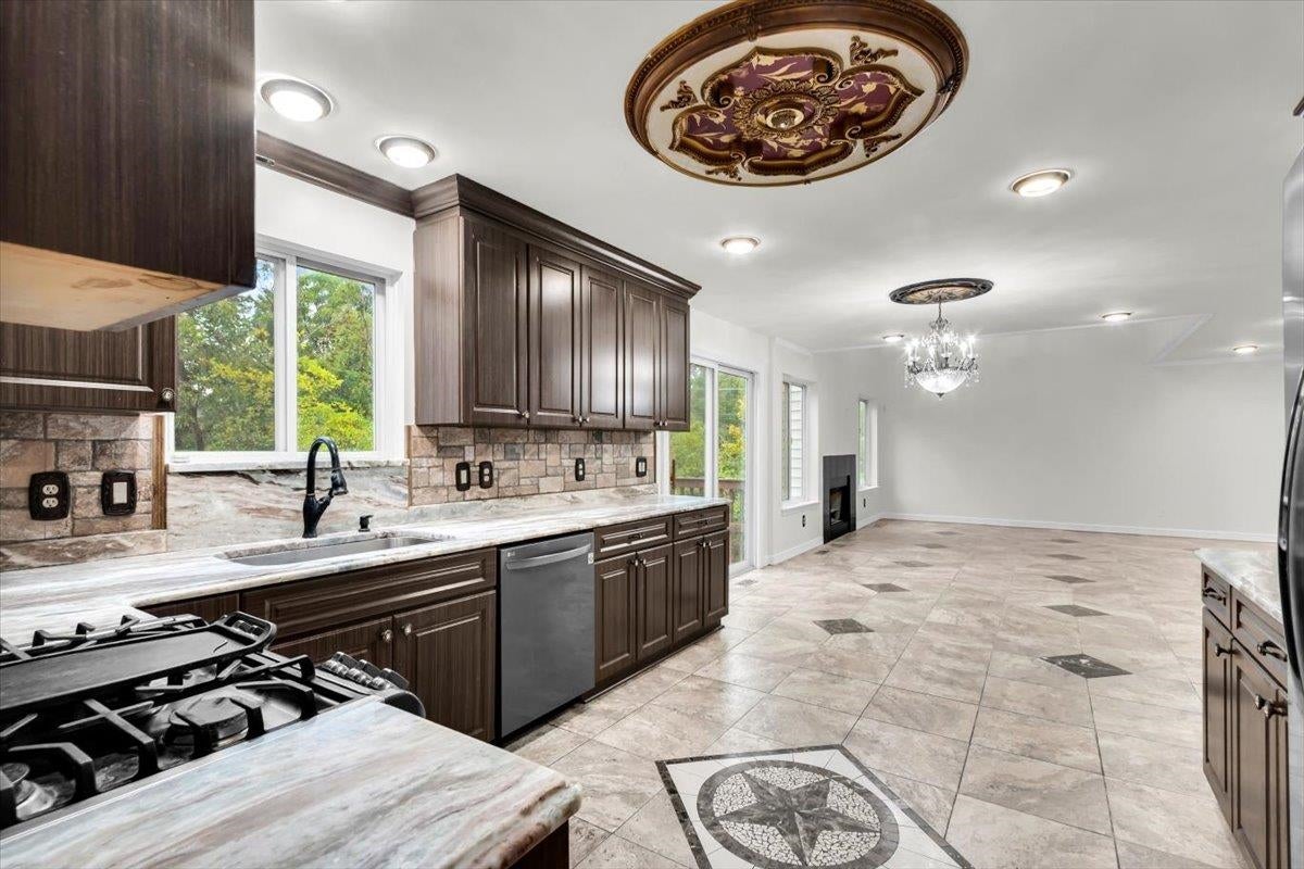 7295 West Maple Road West Bloomfield, MI 48322 - Photo 16 of 40 Gallery Image 16