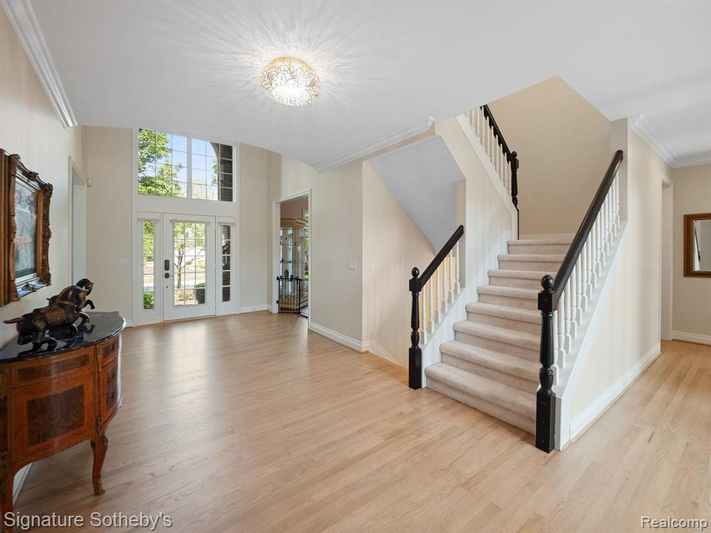 2085 Mapleridge Road Rochester Hills, MI 48309 - Photo 3 of 58