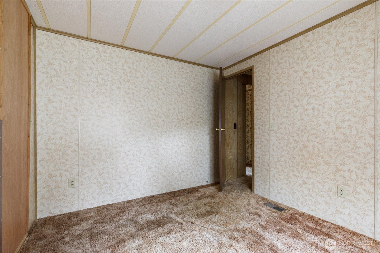 1361 North Goldie Road, Unit 16 Oak Harbor, WA 98277 - Photo 18 of 30