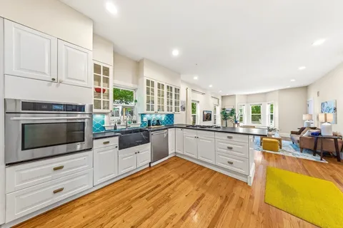 $1,075,000 | 36 Oak Street, Unit 1, Somerville, MA 02143