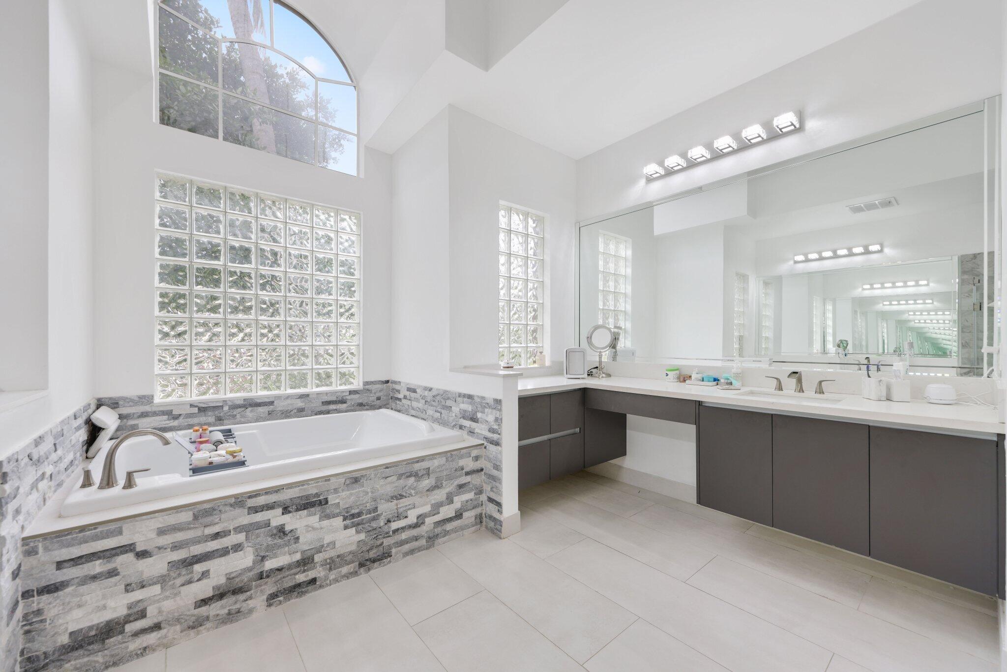 19219 North Creekshore Court Boca Raton, FL 33498 - Photo 44 of 73 19219 N Creekshore - 60.jpg-SMALL