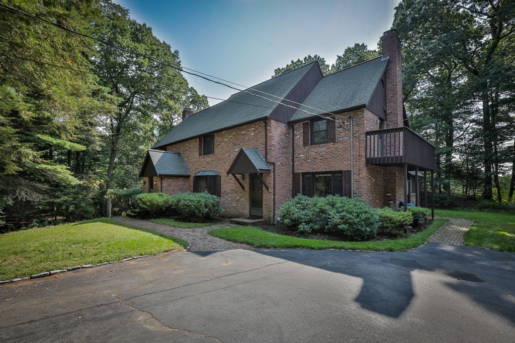 11 Bridle Path Canton, MA 02021 - Photo 2 of 24 Gallery Image 2