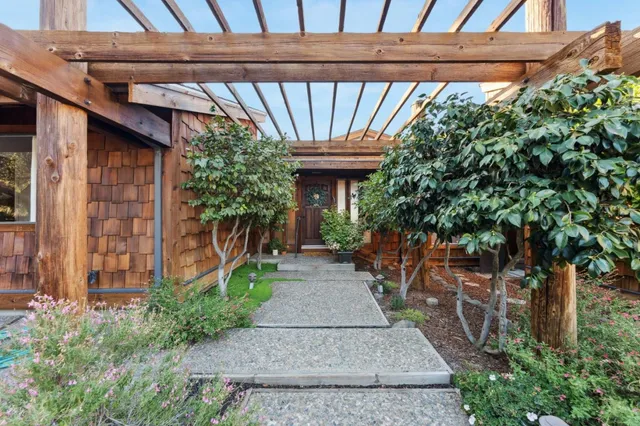 $6,995,000 | 575 Morecroft Road, Lafayette, CA 94549