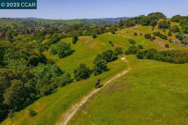 $6,995,000 | 575 Morecroft Road, Lafayette, CA 94549