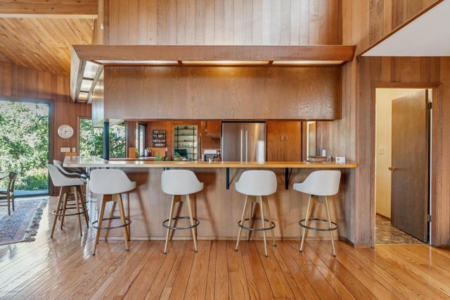 a sign that is on the side of the road