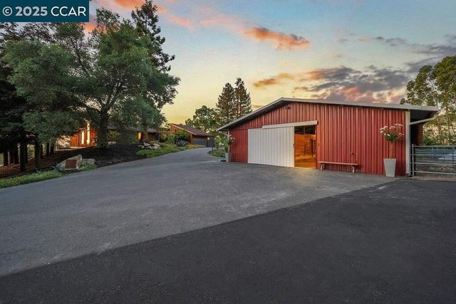 $6,995,000 | 575 Morecroft Road, Lafayette, CA 94549
