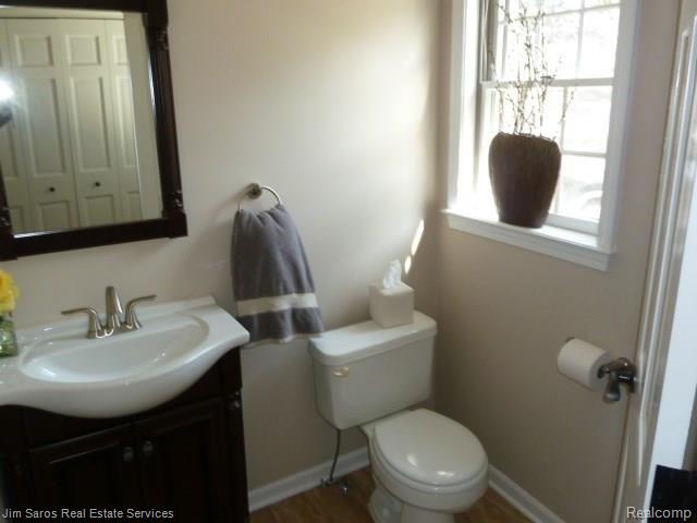 644 Middlesex Road Grosse Pointe, MI 48230 - Photo 25 of 40 P1040670.jpg